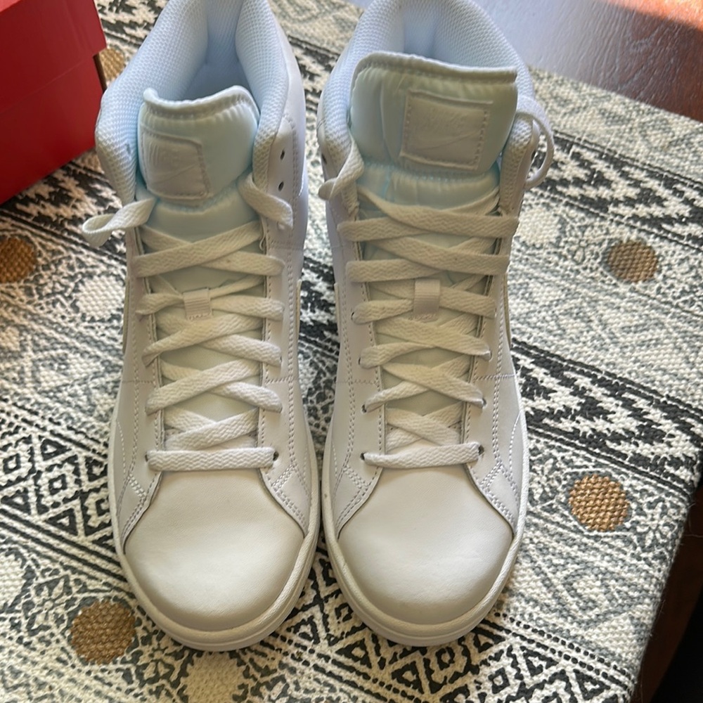 NWT Nike Women’s Court Royale 2 Mid “Triple White” - Picture 5 of 8